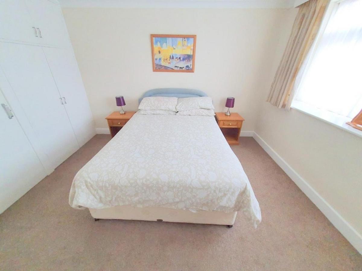 Wentworth Apartment With 2 Bedrooms, Superfast Wi-Fi And Parking Sittingbourne Exterior photo