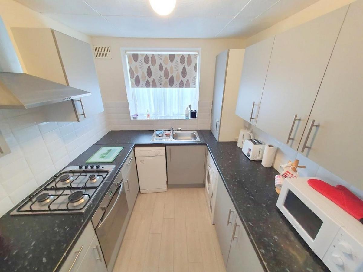 Wentworth Apartment With 2 Bedrooms, Superfast Wi-Fi And Parking Sittingbourne Exterior photo
