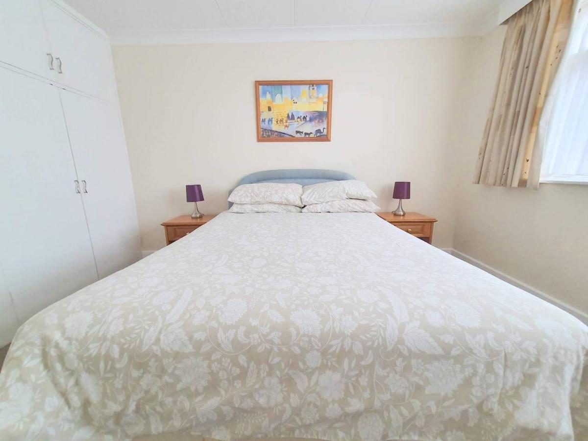 Wentworth Apartment With 2 Bedrooms, Superfast Wi-Fi And Parking Sittingbourne Exterior photo