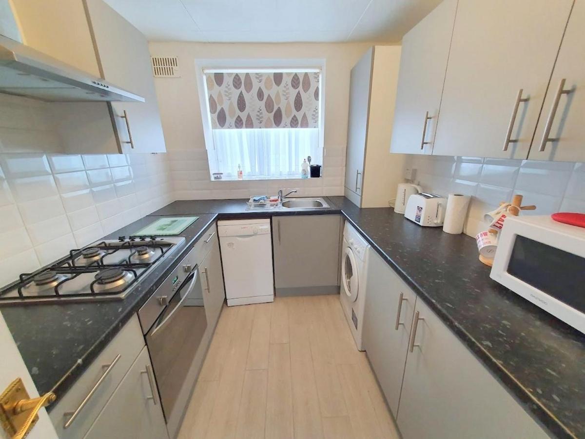 Wentworth Apartment With 2 Bedrooms, Superfast Wi-Fi And Parking Sittingbourne Exterior photo